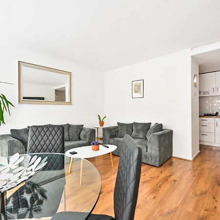 Lovely 2-Bed, Sleeps 6, Near Stratford Station & Abba Voyage, Londres Exterior foto